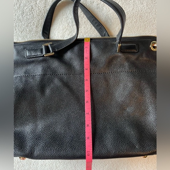 Michael Kors Mira Black Leather Crossbody Bag. Black w gold hardware - Picture 8 of 9